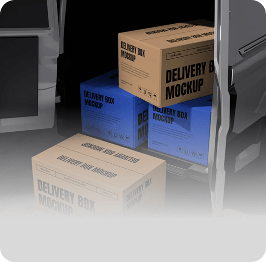 Cajas de mercancia preparadas en la zona de carga de un camion de Transportes Salaete