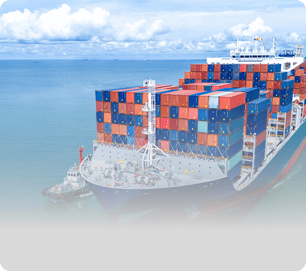 Barco portacontenedores realizando transporte mercancias internacional.